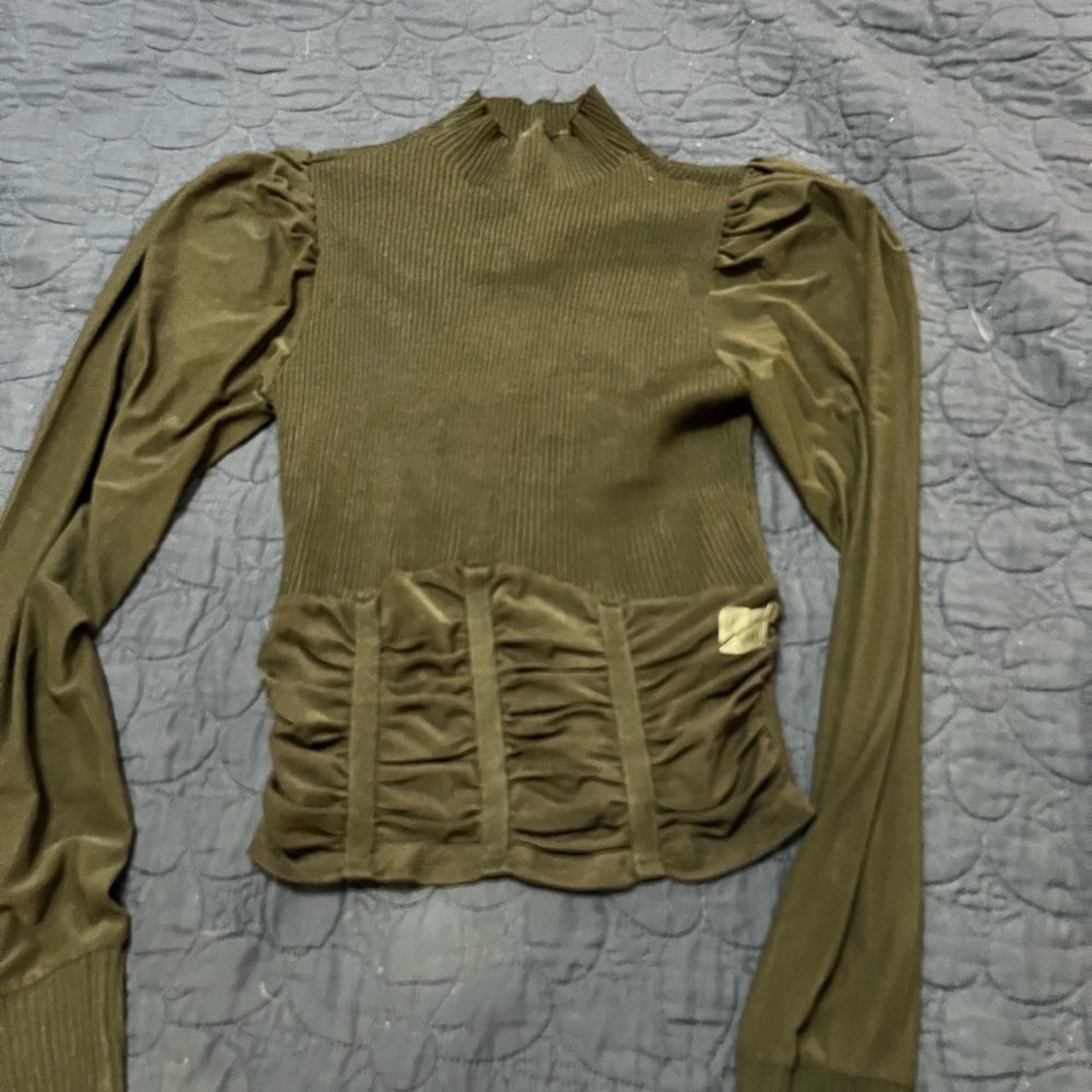 Women’s/juniors NWT black top. Size: small : Brand: Crave Queen